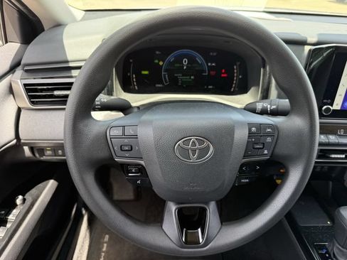 Used 2025 Toyota Camry LE w/ Convenience Package FWD image 13