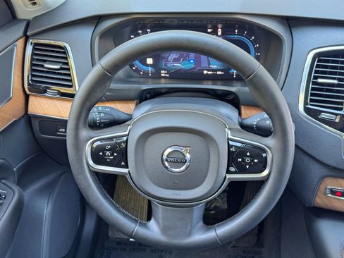 Used 2025 Volvo XC90 B6 Plus w/ Protection Package Premier image 22