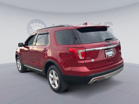 Used 2017 Ford Explorer XLT w/ Equipment Group 202A image 8