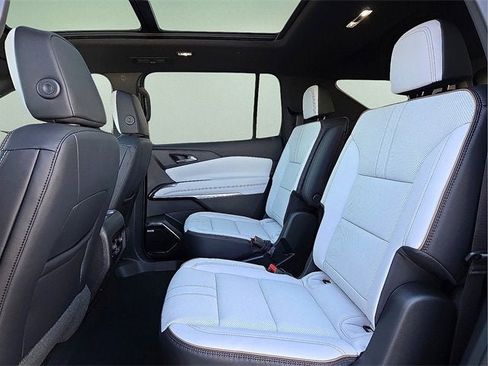 New 2026 Chevrolet Traverse High Country image 14