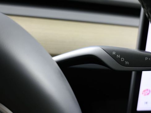Used 2021 Tesla Model Y Long Range AWD/4WD image 6