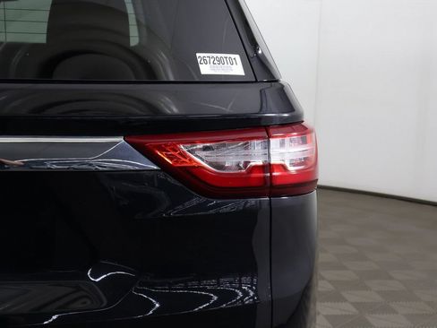 Used 2021 Chevrolet Traverse LS AWD/4WD image 16