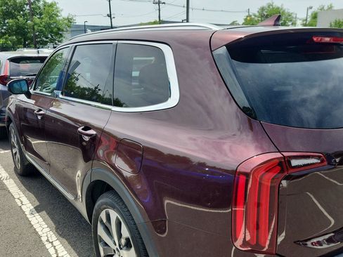 Used 2021 Kia Telluride EX w/ EX Premium Package FWD image 25