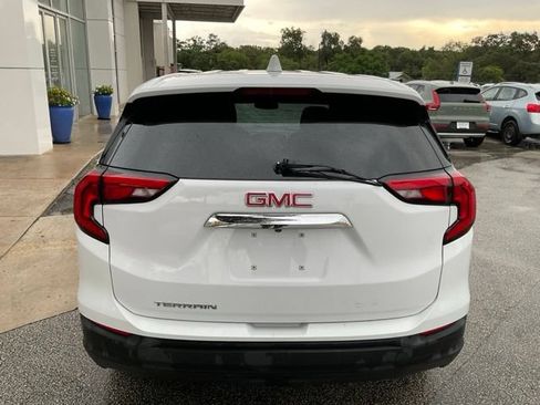 Used 2021 GMC Terrain SLE FWD image 6