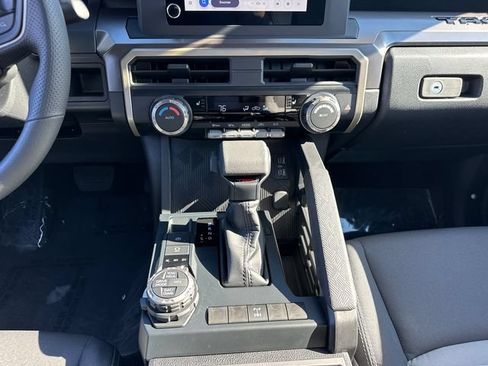 Certified 2026 Toyota Tacoma TRD Off-Road AWD/4WD image 27