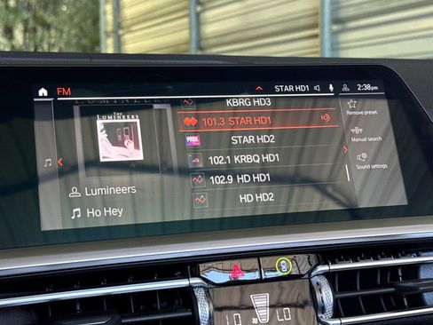 Used 2022 BMW M440i Convertible RWD image 17