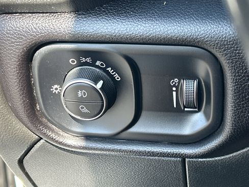 Used 2023 RAM 2500 Big Horn w/ Level 1 Equipment Group image 18