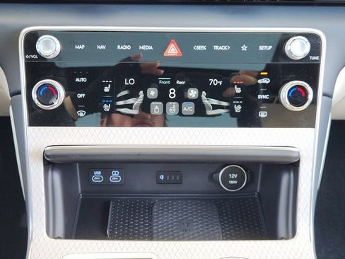 Used 2025 Genesis GV80 3.5T Prestige AWD/4WD image 15