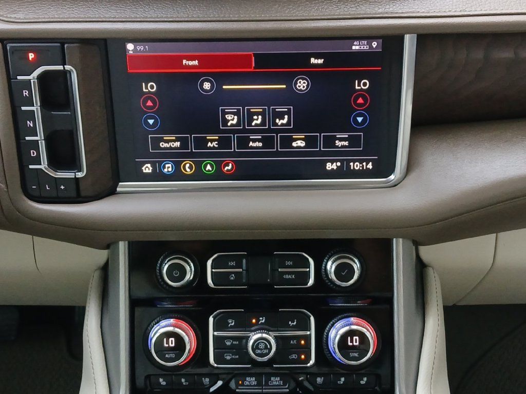 Used 2021 GMC Yukon XL Denali w/ Denali Premium Package AWD/4WD image 4