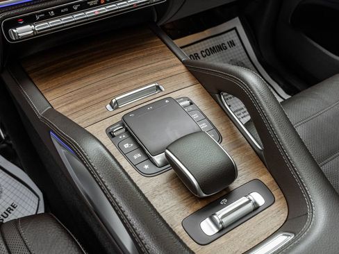 Used 2022 Mercedes-Benz GLS 450 4MATIC image 22