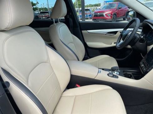 Used 2022 INFINITI QX50 Sensory image 9