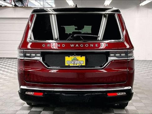 Used 2025 Jeep Grand Wagoneer L Series III w/ Rear-Seat Entertainment Group AWD/4WD image 5