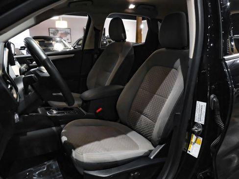 Used 2020 Ford Escape SE image 31