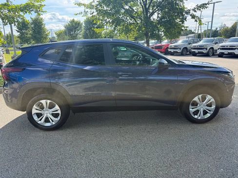 Used 2024 Chevrolet Trax LS w/ Driver Confidence Package FWD image 6