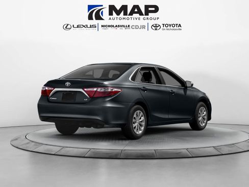 Used 2016 Toyota Camry LE FWD image 2