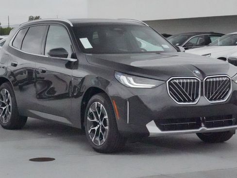 Used 2025 BMW X3 xDrive30i w/ Convenience Package image 3