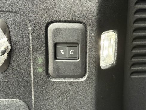 Certified 2025 Land Rover Defender 130 V8 image 43