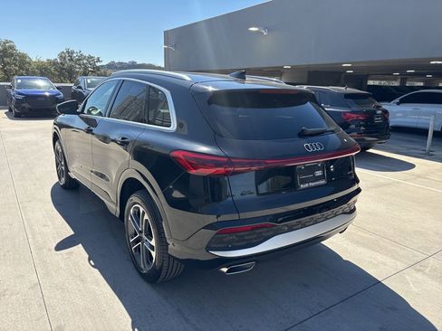 Used 2025 Audi Q5 Premium w/ Convenience Package image 8