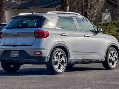 Used 2025 Hyundai Venue SEL