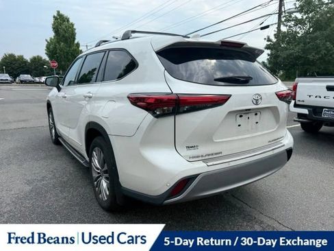 Used 2020 Toyota Highlander Platinum AWD/4WD image 11