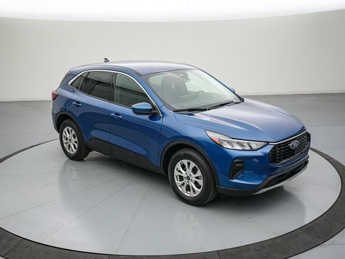 Certified 2023 Ford Escape Active w/ Tech Pack #2 AWD/4WD image 3