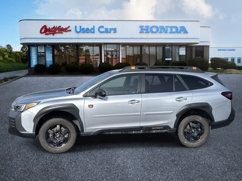 Used 2023 Subaru Outback Wilderness image 2