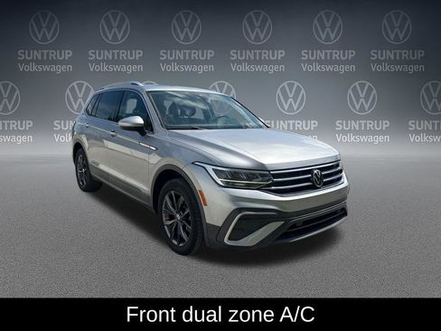 Used 2022 Volkswagen Tiguan SE w/ Panoramic Sunroof Package FWD image 10