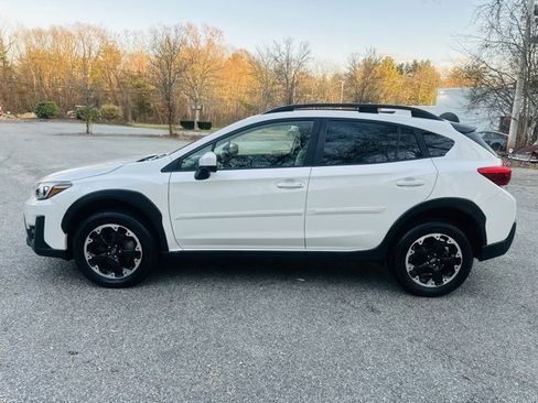 Used 2023 Subaru Crosstrek 2.0i Premium image 9