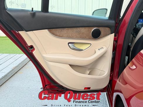 Used 2016 Mercedes-Benz C 300 Sedan w/ Surround View Package image 13