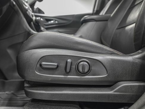 Used 2021 Chevrolet Equinox Premier image 16