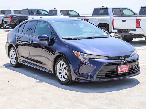 Used 2023 Toyota Corolla LE FWD image 3