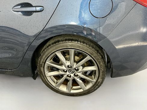 Used 2018 MAZDA MAZDA3 Grand Touring w/ Premium Equipment Package FWD image 32