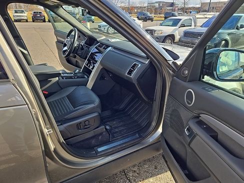 Certified 2025 Land Rover Discovery Dynamic SE image 20