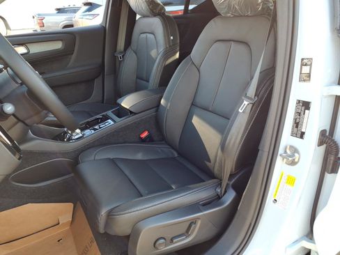 New 2026 Volvo XC40 B5 Plus w/ Protection Package Premier image 4