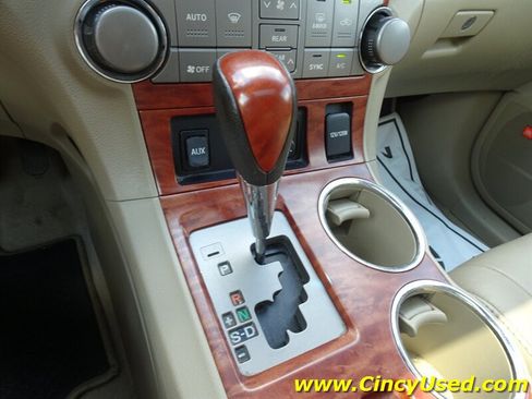 Used 2010 Toyota Highlander Limited AWD/4WD image 17