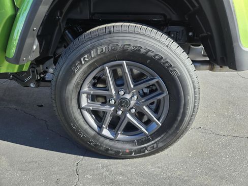 New 2026 Jeep Gladiator Sport image 30