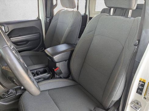 Used 2024 Jeep Wrangler Unlimited AWD/4WD image 15