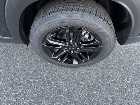 Used 2025 Chevrolet Trax ACTIV image 24