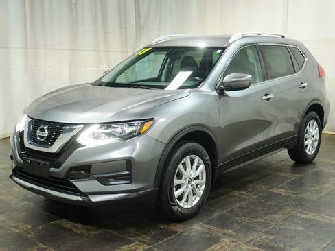 Used 2017 Nissan Rogue SV AWD/4WD image 2