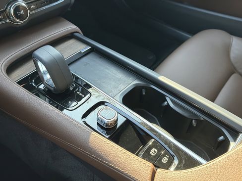 Certified 2022 Volvo V90 B6 Cross Country image 26