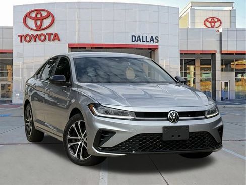 Used 2025 Volkswagen Jetta Sport FWD image 1