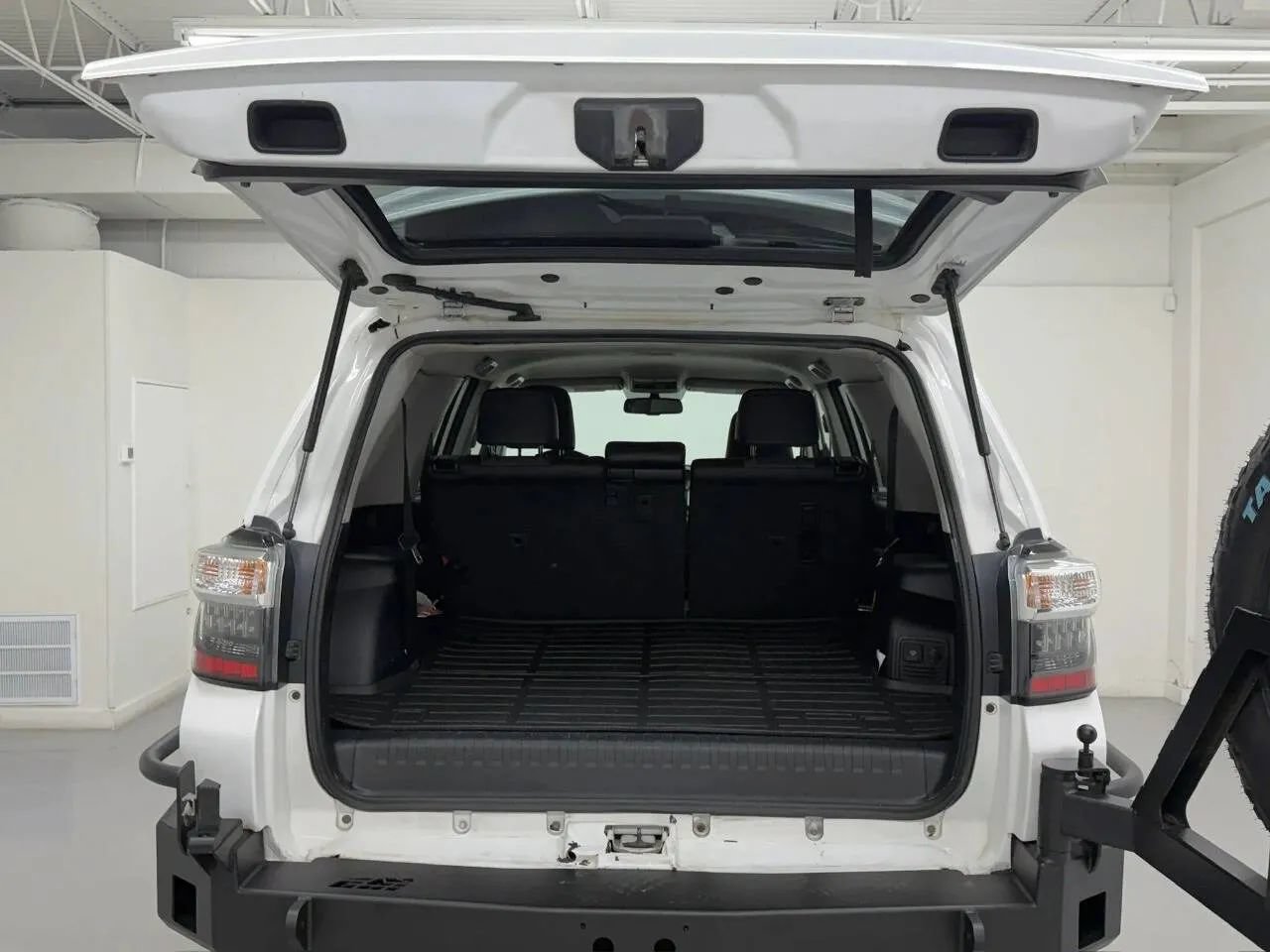 Used 2016 Toyota 4Runner SR5 Premium AWD/4WD image 27