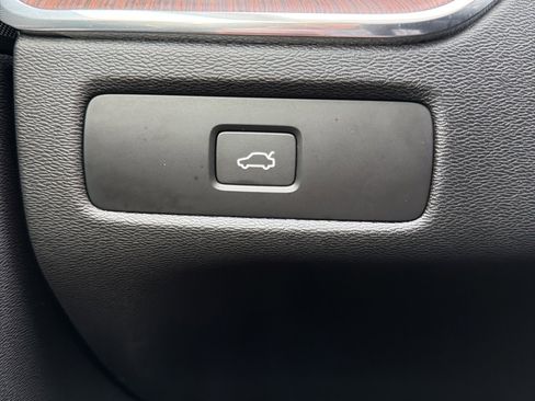 Used 2023 Volvo XC60 B5 Plus w/ Protection Package Premier image 50