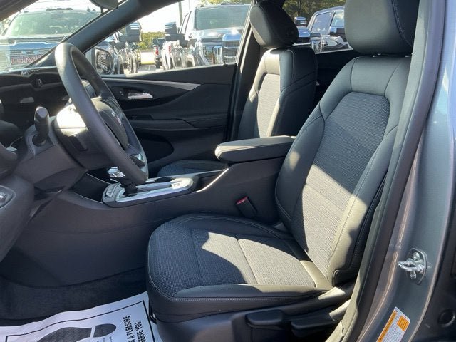 New 2026 Buick Envista Preferred FWD image 2