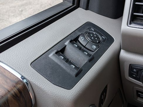 Used 2020 Ford F150 Lariat RWD image 20