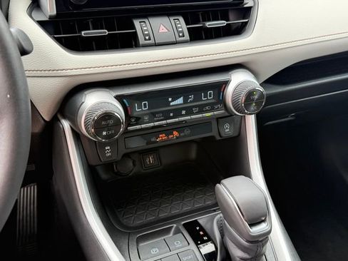 Used 2025 Toyota RAV4 XLE Premium image 20