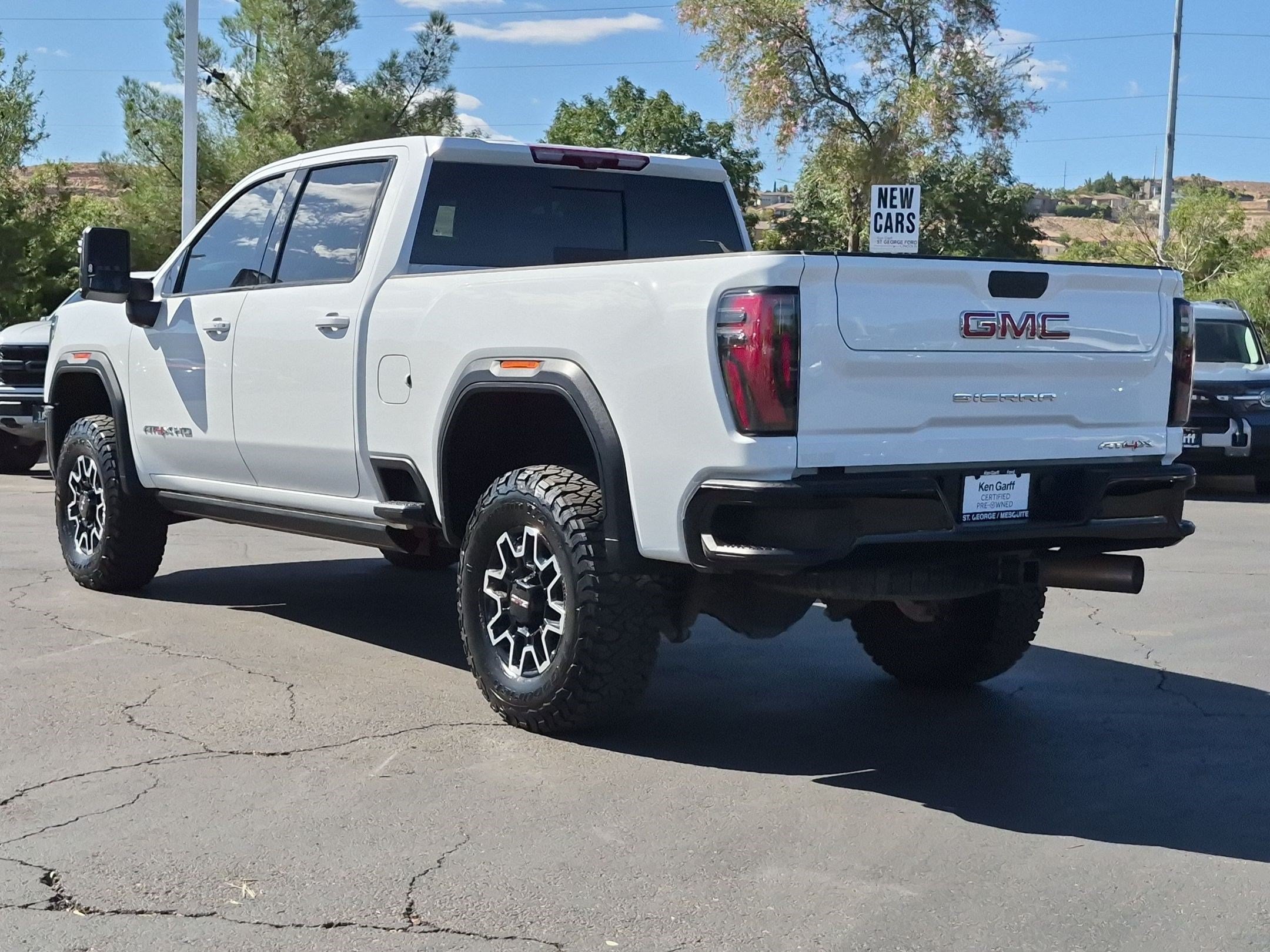 Used 2024 GMC Sierra 2500 AT4X AWD/4WD image 5