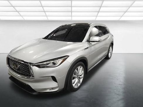 Used 2019 INFINITI QX50 Essential w/ Premium Audio Package image 9