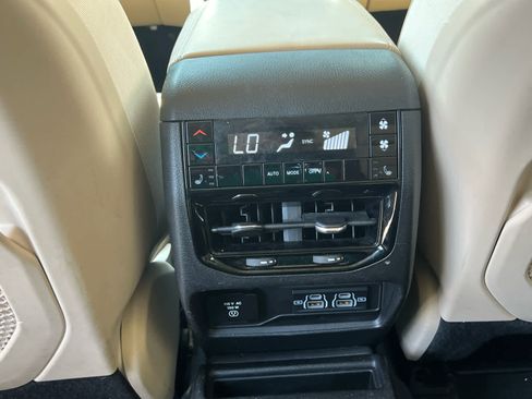 Used 2021 Jeep Grand Cherokee L Limited image 36