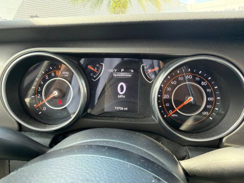Used 2018 Jeep Wrangler Unlimited Sport AWD/4WD image 12